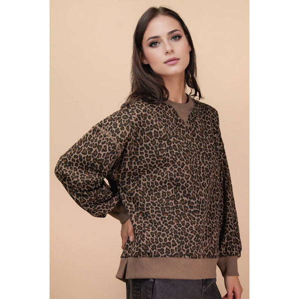 Leopard Printed Knit Casual Top