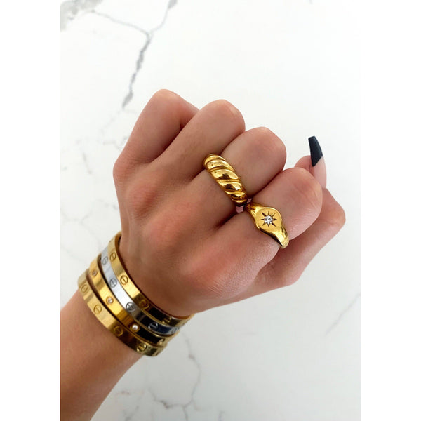 SMALL STARBURST RING