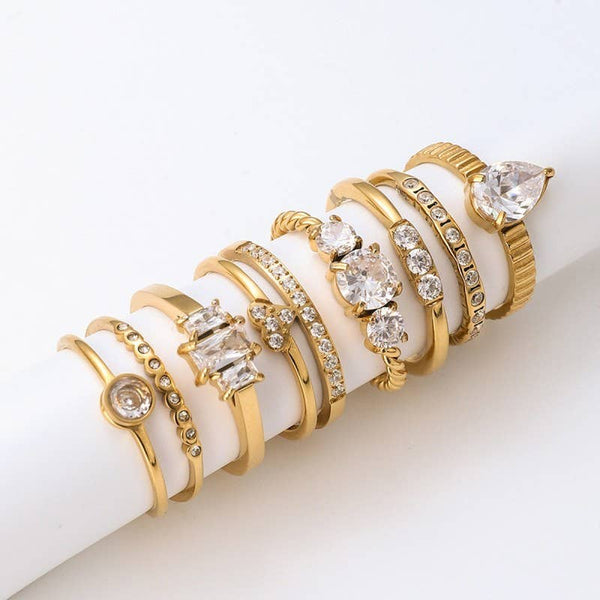 JOSSLYN by wall to wall - Baguette rhinestone cocktail eternity band Ring | 40R143