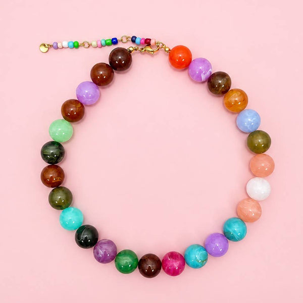 JOSSLYN by wall to wall - Chunky Multi-Color Marbled Resin Bead Necklace | 40NK9771