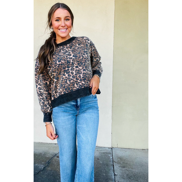 Long Sleeve Leopard Print Knit Top